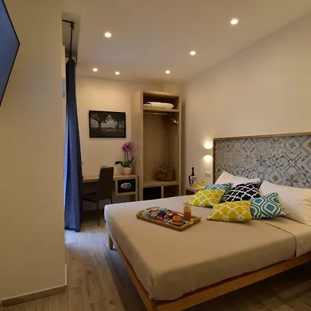 Effe Oda ve Kahvaltı 4*