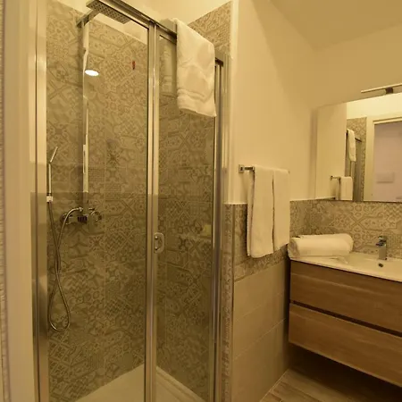 Oda ve Kahvaltı Effe 4*